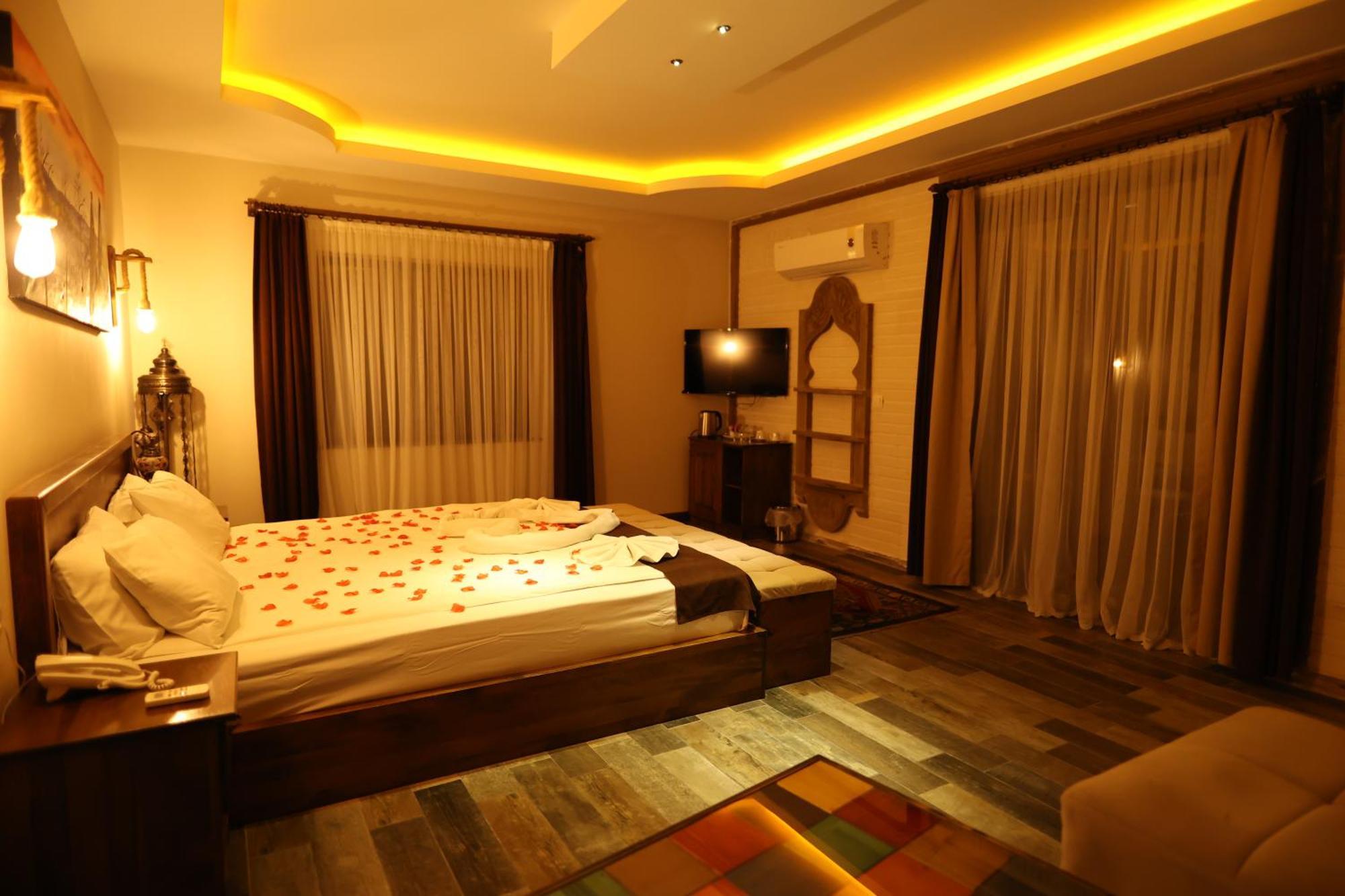 El Nazar Stone Suite Ючхисар Екстериор снимка