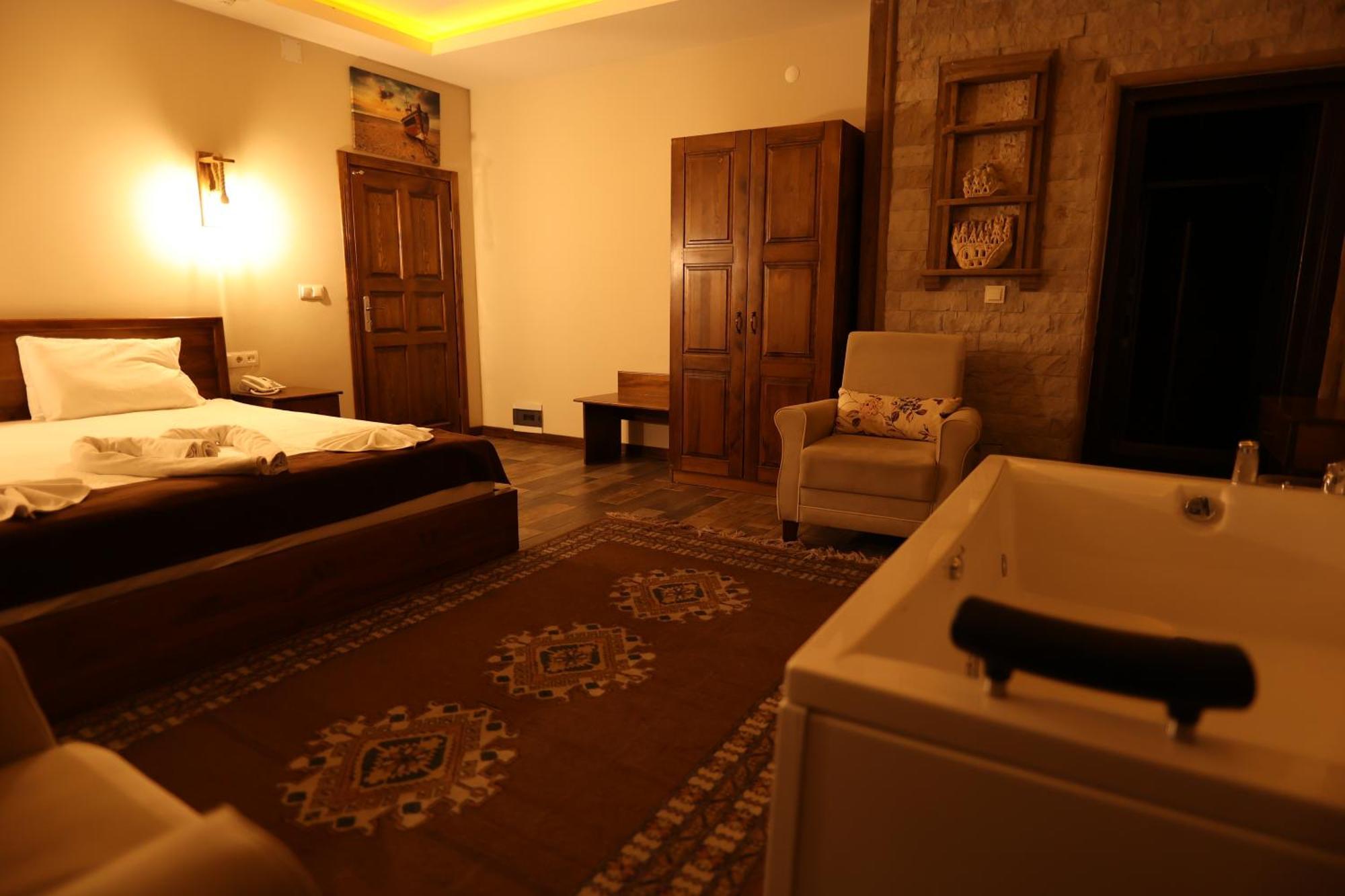 El Nazar Stone Suite Ючхисар Екстериор снимка