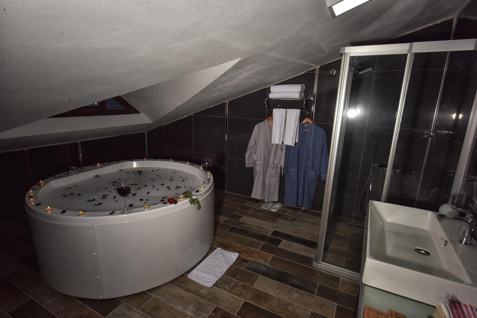 El Nazar Stone Suite Ючхисар Екстериор снимка